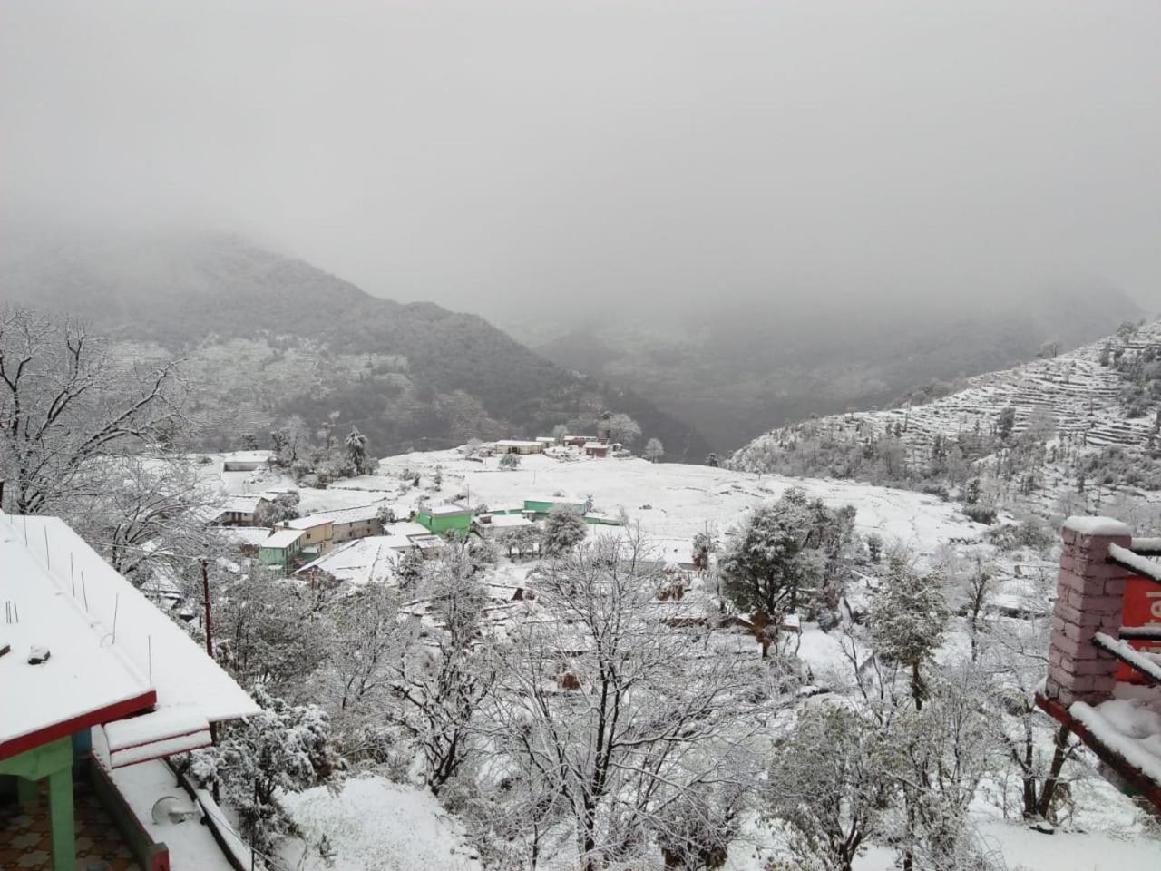 Hotel Mountain View Sari 外观 照片